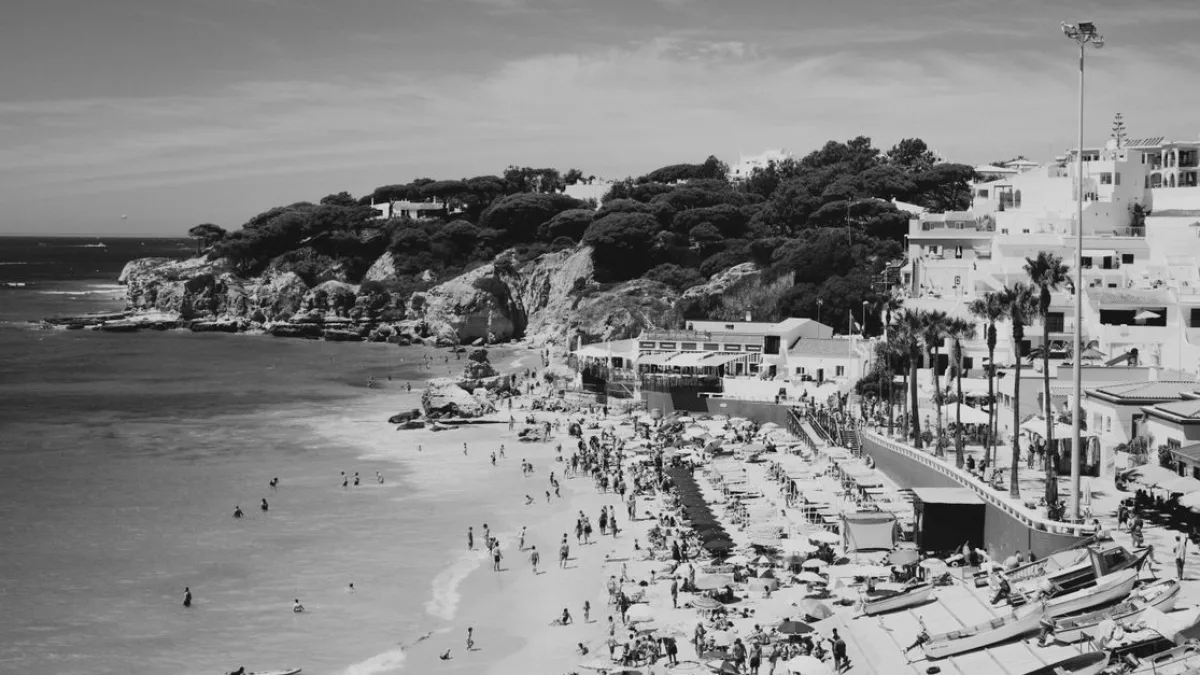 Ünlü Tatil Adasında Aşırı Turizm Sorunları Baş Gösterdi